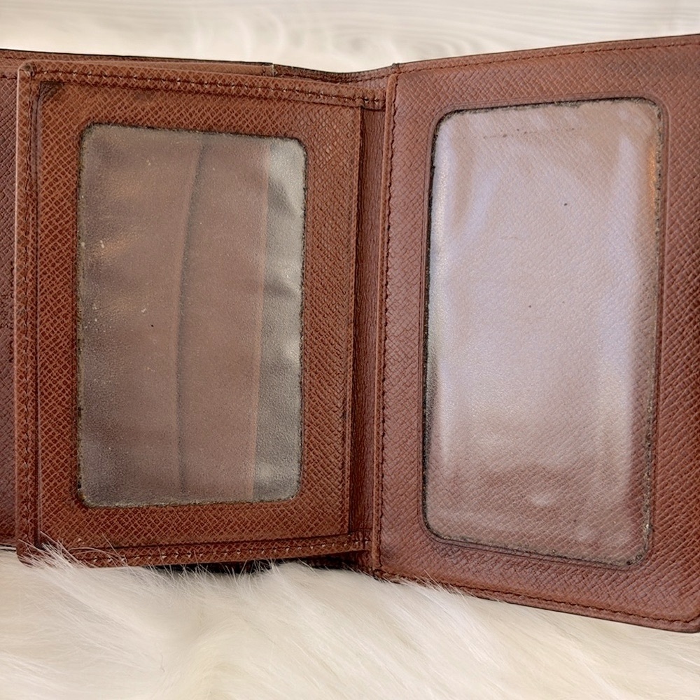 Louis Vuitton Monogram Wallet - Picture 13 of 15